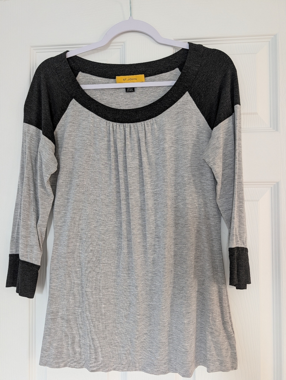 St. John Gray Black Colorblock Knit Top Women's M 3/4 Raglan Sleeve Luxury Top
